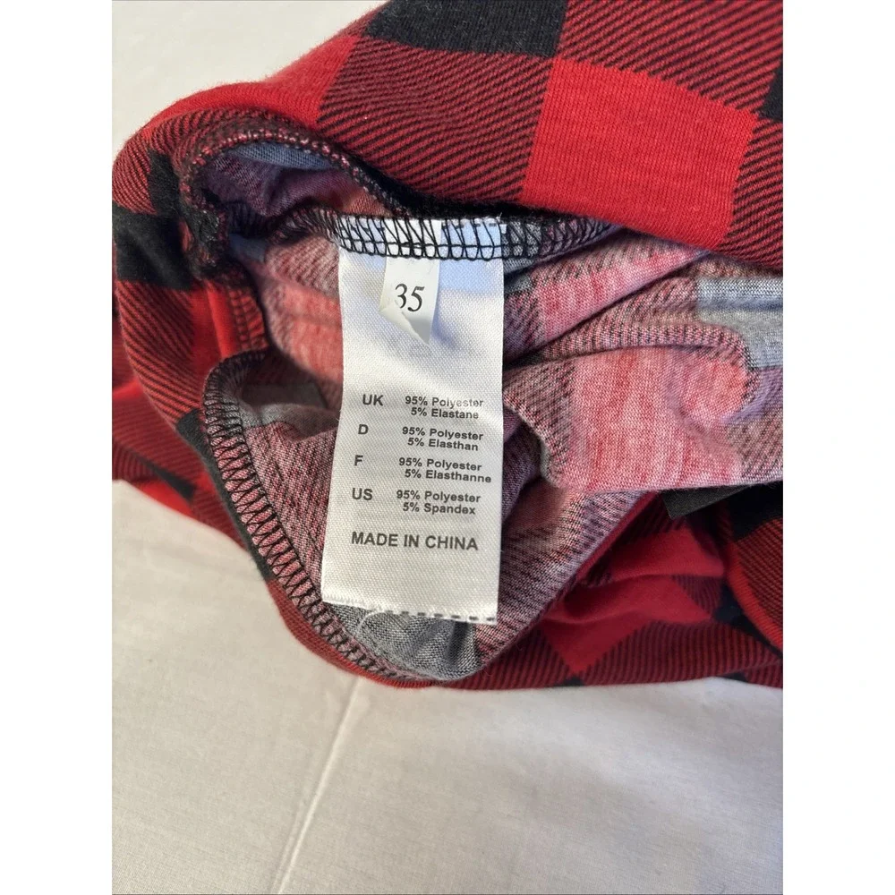 DJT Skirt With Attached Shorts Skort Women’s Size XL Red Black Plaid Pull On